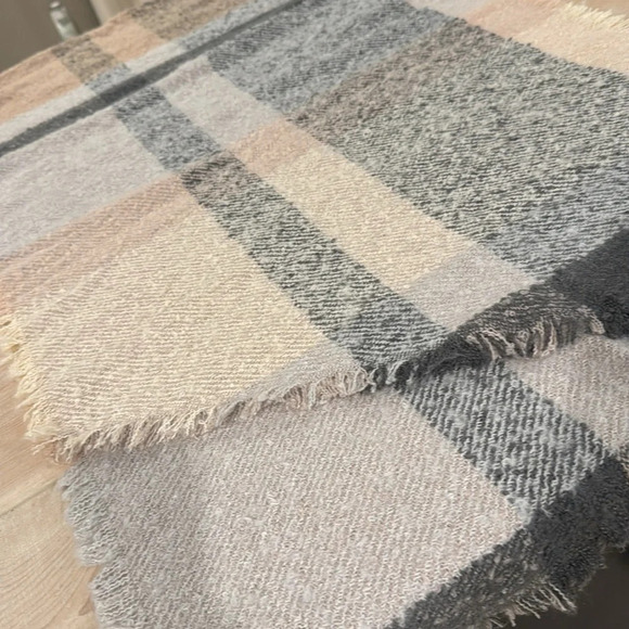 Scarf - Picture 6 of 7